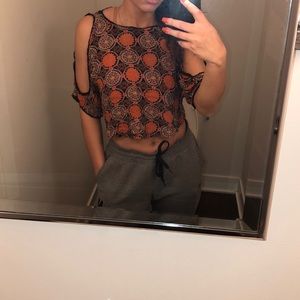 Pattern flowy backless crop top